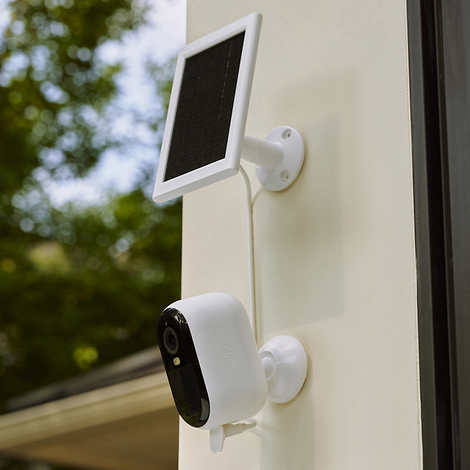 Arlo Essential Outdoor 2K Camera (2nd Gen) 3-Pack with Solar Panels